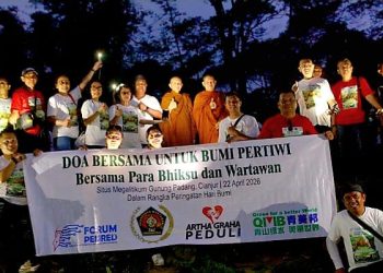 Doa lintas Spiritualitas di gunung padang Seruan tobat ekologis di hari bumi